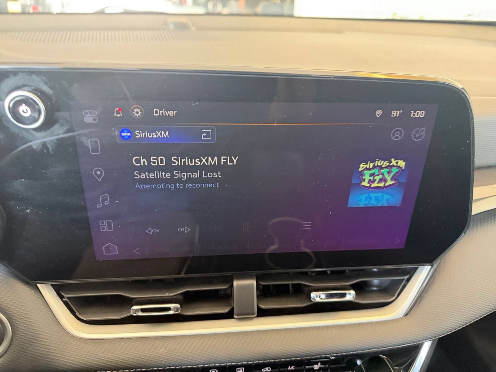 Used 2025 Chevrolet Equinox LT FWD image 19