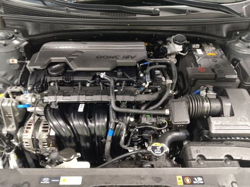 Used 2025 Hyundai Elantra SE FWD image 30