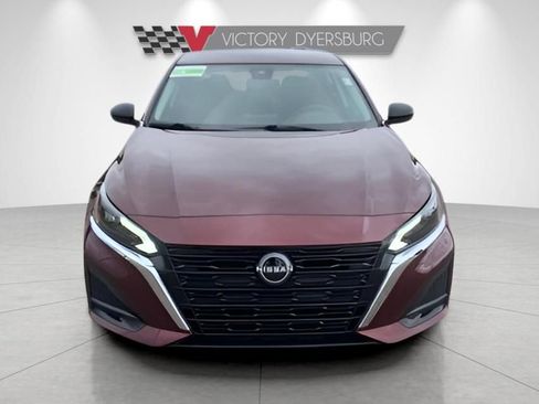 Used 2025 Nissan Altima 2.5 SV FWD image 3