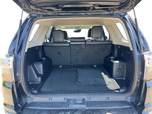 Used 2020 Toyota 4Runner Limited AWD/4WD image 19