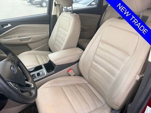 Used 2018 Ford Escape Titanium image 4