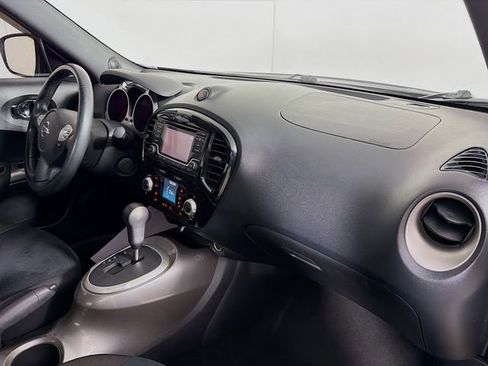 Used 2016 Nissan Juke SV image 28
