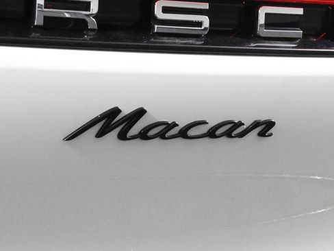Used 2026 Porsche Macan AWD/4WD image 44