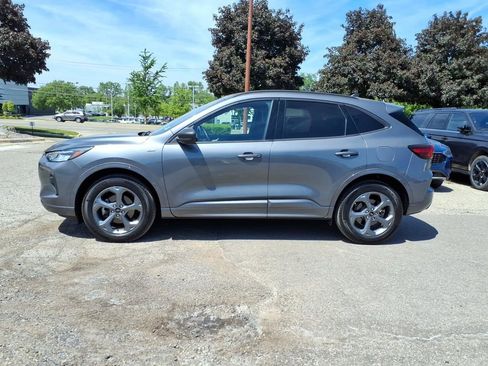 Used 2024 Ford Escape ST-Line w/ Tech Pack #1 AWD/4WD image 2