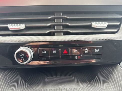 Used 2025 Ford Explorer ST-Line w/ ST-Line Street Pack image 15