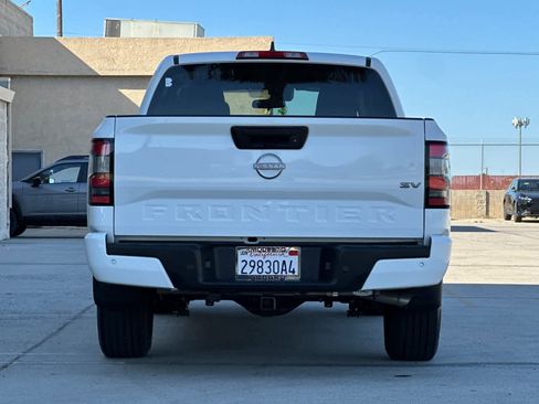 Used 2024 Nissan Frontier SV w/ Technology Package RWD image 4