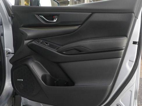 Used 2025 Subaru Ascent Bronze Edition image 9