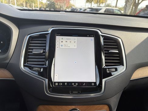 Certified 2023 Volvo XC90 B5 Plus image 24