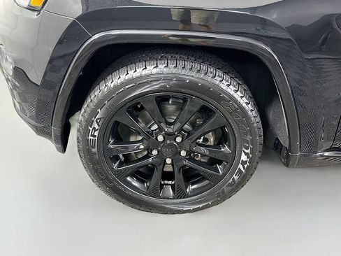 Used 2021 Jeep Grand Cherokee Laredo X AWD/4WD image 33