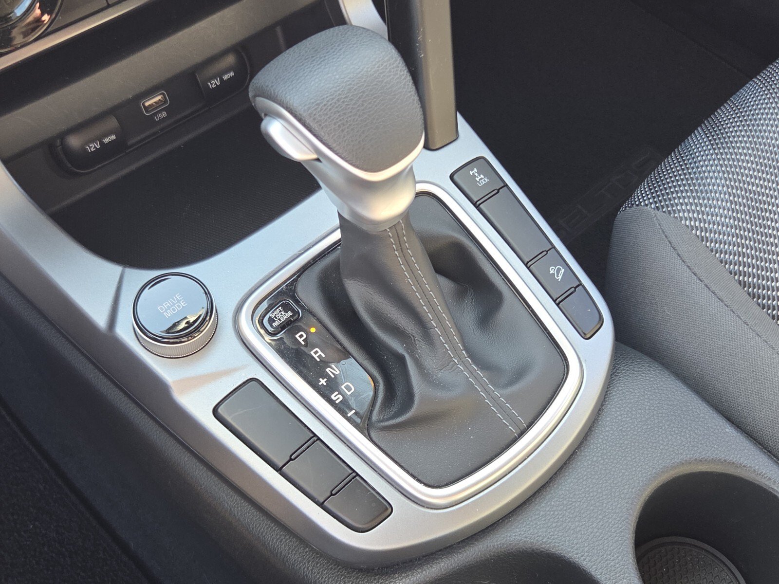 Used 2024 Kia Seltos LX AWD/4WD image 29
