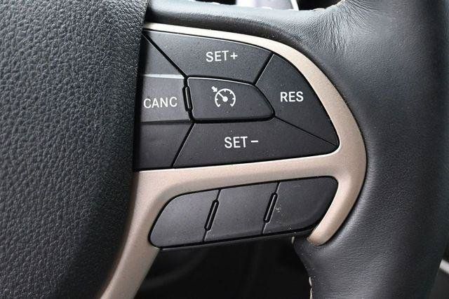 Used 2017 Jeep Grand Cherokee Limited AWD/4WD image 19