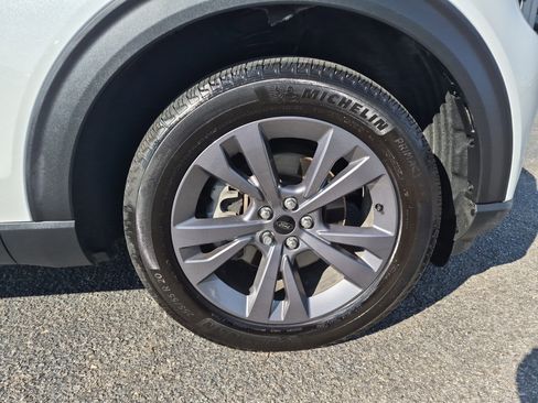 Certified 2023 Ford Explorer XLT w/ Equipment Group 202A image 8