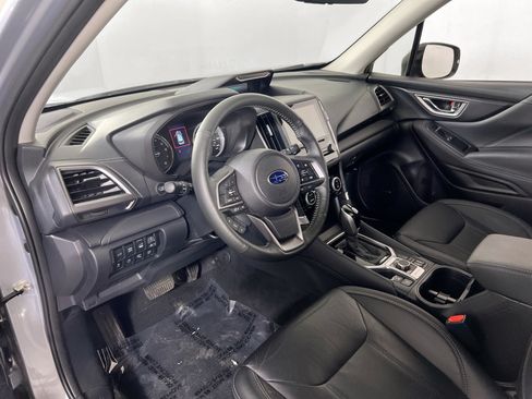 Used 2023 Subaru Forester Touring AWD/4WD image 9