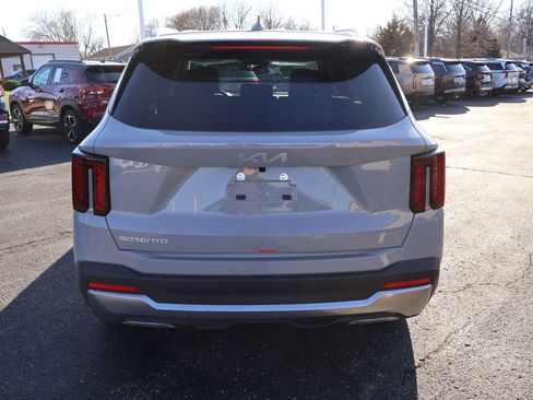 New 2026 Kia Sorento S image 6
