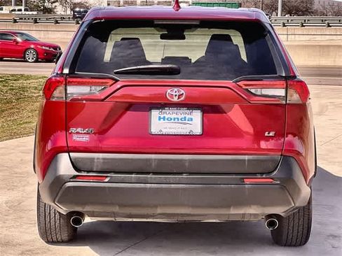 Used 2022 Toyota RAV4 LE image 6