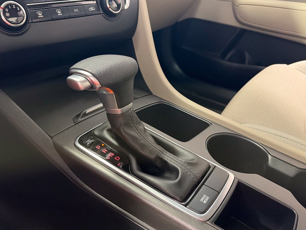 Used 2017 Kia Optima LX FWD image 24