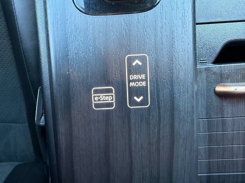 Used 2023 Nissan Ariya FWD image 38