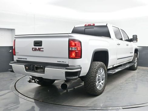 Used 2019 GMC Sierra 2500 Denali w/ Duramax Plus Package AWD/4WD image 14