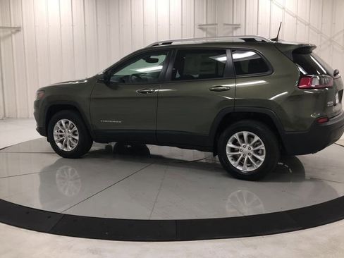 Used 2021 Jeep Cherokee Latitude AWD/4WD image 6