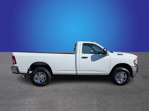Used 2024 RAM 2500 Tradesman w/ Chrome Appearance Group image 6