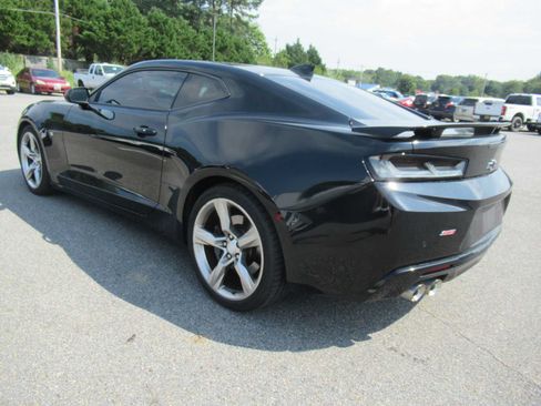 Used 2018 Chevrolet Camaro SS RWD image 7