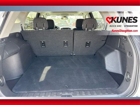 Used 2018 GMC Terrain SLE w/ Infotainment Package I AWD/4WD image 17