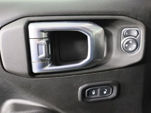 Used 2022 Jeep Gladiator Rubicon w/ Cold Weather Group image 22