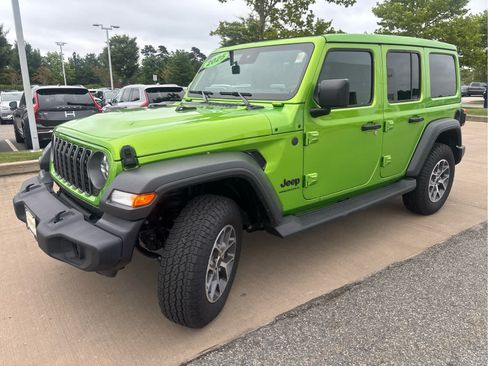 Used 2025 Jeep Wrangler Unlimited Sport AWD/4WD image 4