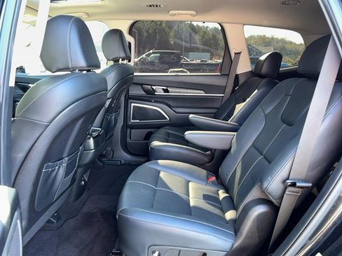 Used 2023 Kia Telluride EX w/ EX Captain's Chair Package image 27