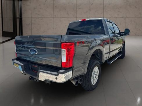 Used 2017 Ford F250 XLT w/ XLT Value Package AWD/4WD image 4