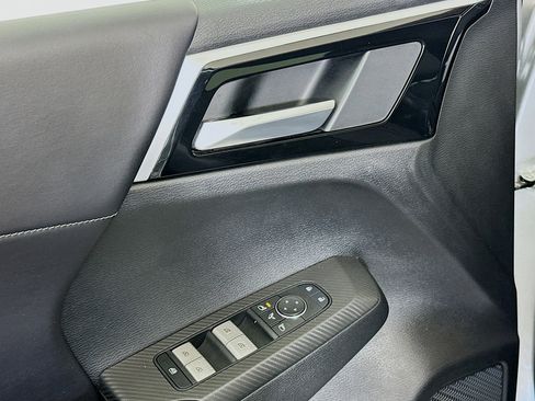 Used 2024 Mitsubishi Outlander SE Black Edition image 15