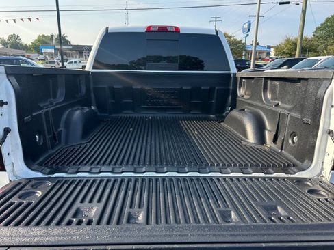 Used 2018 GMC Sierra 1500 SLE w/ SLE Value Package AWD/4WD image 19