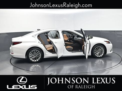 Used 2019 Lexus ES 350 Ultra Luxury w/ Accessory Package FWD image 33