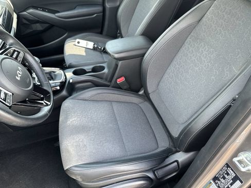Used 2024 Kia Seltos S AWD/4WD image 13