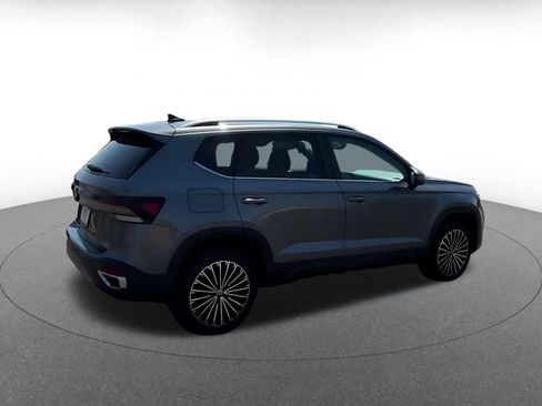 Used 2026 Volkswagen Taos SE FWD image 14