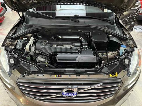 Used 2015 Volvo XC60 T5 w/ Proximity Package AWD/4WD image 31