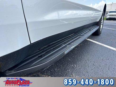 Used 2023 Chevrolet Suburban LT RWD image 17
