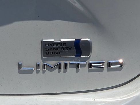 Used 2014 Toyota Avalon Limited w/ Technology Package FWD image 13