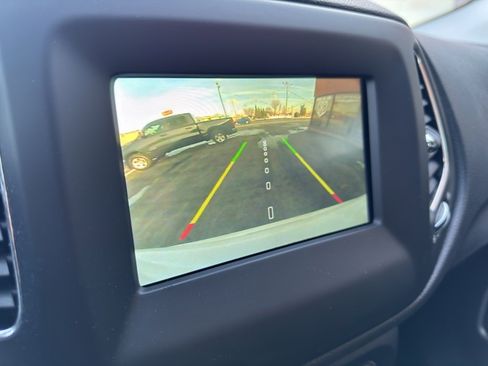 Used 2019 Jeep Compass Latitude AWD/4WD image 19