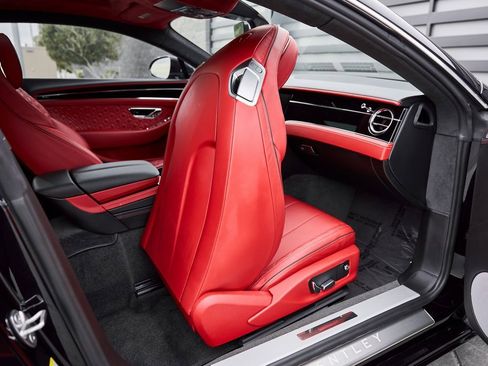 Used 2022 Bentley Continental GT image 38