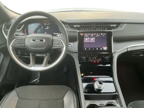 New 2025 Jeep Grand Cherokee Laredo AWD/4WD image 11