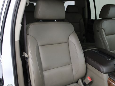 Used 2020 Chevrolet Suburban Premier image 22
