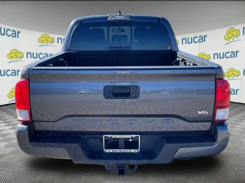 Used 2017 Toyota Tacoma TRD Sport w/ Tow Package image 3