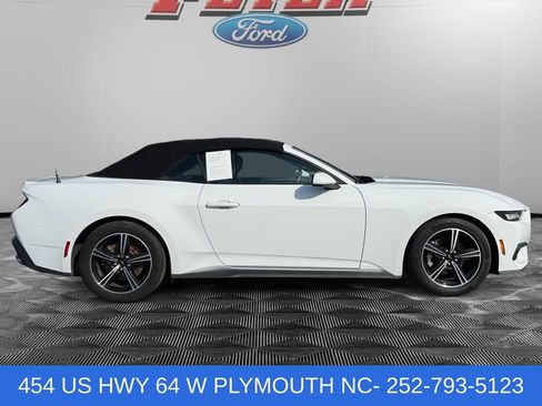 Used 2025 Ford Mustang Premium RWD image 6