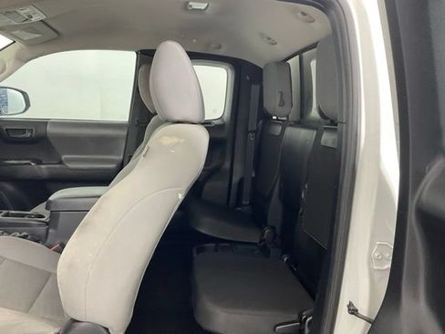 Used 2022 Toyota Tacoma SR RWD image 11