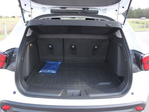 New 2026 Chevrolet Trax LT w/ Driver Confidence Package image 15