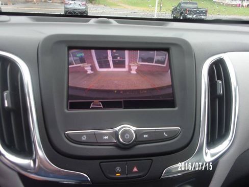 Used 2023 Chevrolet Equinox LS FWD image 19