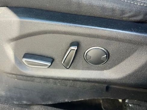 Used 2017 Ford Explorer XLT FWD image 21