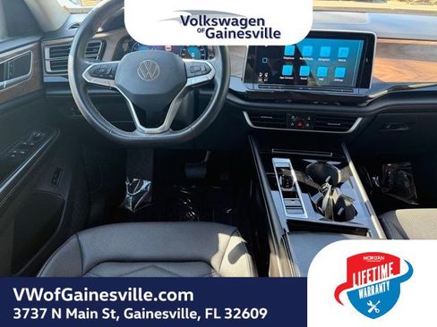 Certified 2024 Volkswagen Atlas SE FWD image 16