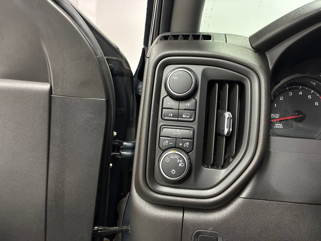 Used 2021 Chevrolet Silverado 1500 Custom w/ Safety Confidence Package AWD/4WD image 10